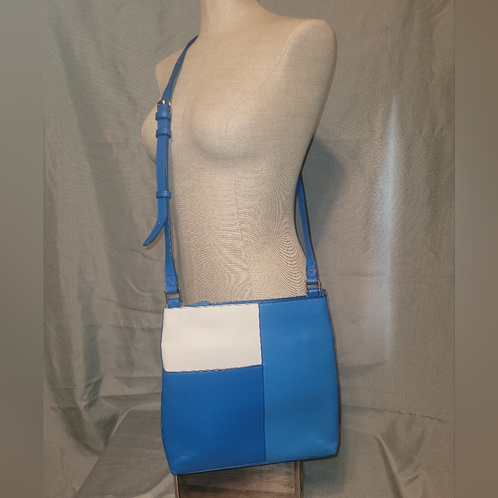 Vera Bradley Colorblock Crossbody Purse Blue White Fun Print Adjustable Strap